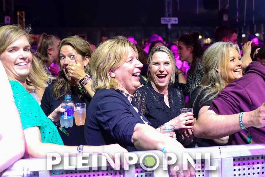 Publiek    Bezoekers (96)